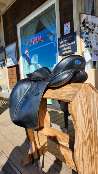 17.5" Hastilow & Sons Supreme Dressage Saddle