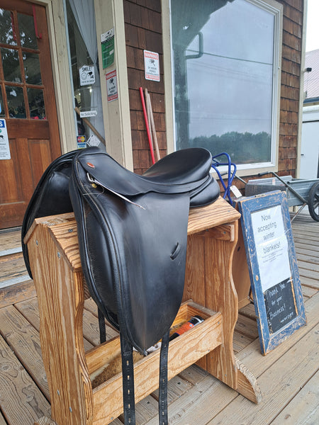 17.5" Kent & Masters MDR Standard Wither Dressage Saddle