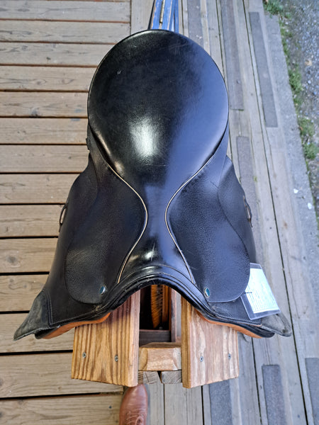 16.5 Stubben Tristan Dressage Saddle