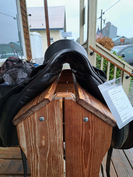 18" Courbette Aristokrat Dressage Saddle