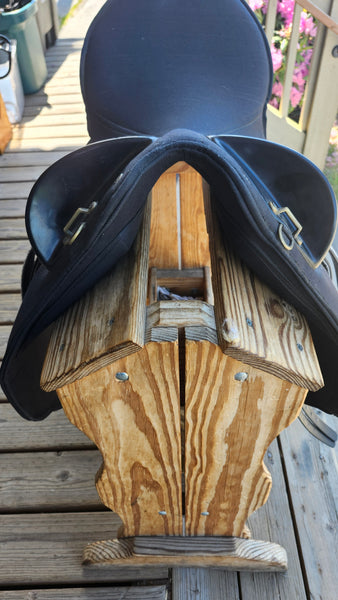 16" Wintec Synthetic Australian Endurance Saddle