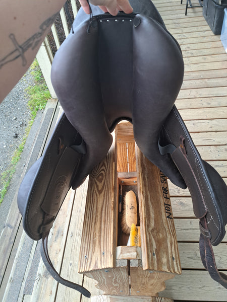 17.5" Intrepid Pro-Trainer Close Contact Saddle