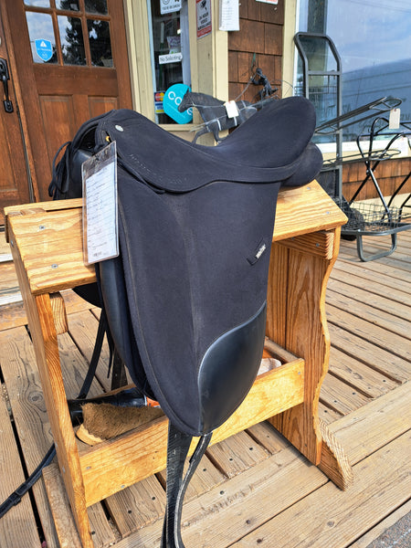 16.5" Wintec Pro Dressage Saddle