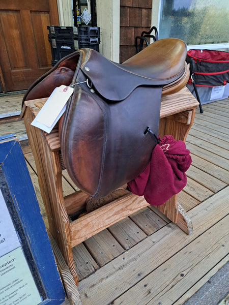 ON TRIAL 17" Patric Sellerie Close Contact Saddle