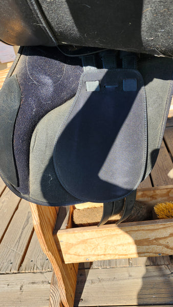 16.5" Wintec All purpose English Saddle