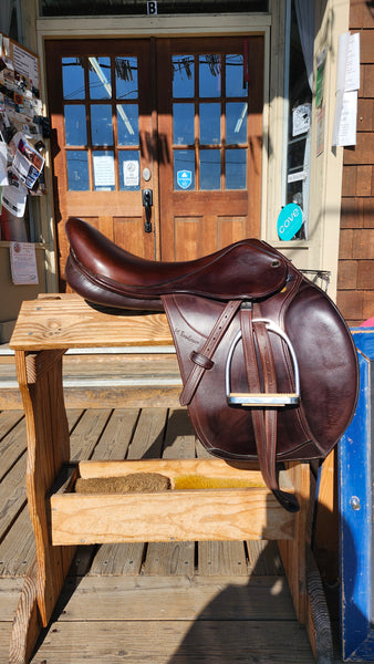 17.5" M. Toulouse senise Close Contact Jump Saddle