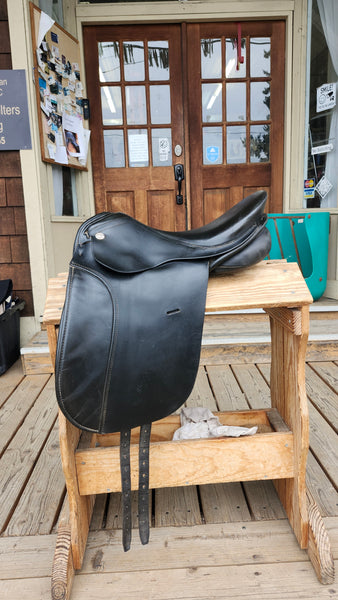 17" Karl Niedersuss Symphonie Dressage Saddle