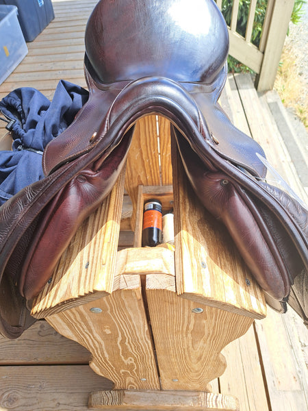 17" Stubben Get-Connected Deluxe Jumping Saddle