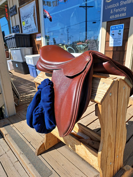 18" Collegiate Close Contact Jumping Saddle