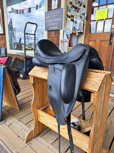 17" NSC Rhomeo Monoflap Dressage Saddle