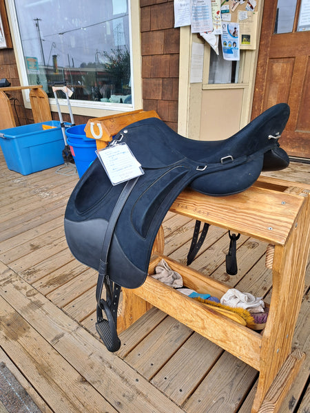 18" NEW  Wintec Pro Endurance Saddle Package