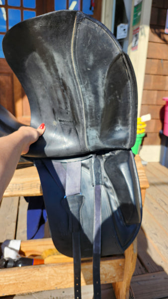 18" Hastilow Concept Dressage Saddle
