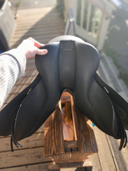 15" Wintec 250 All Purpose English Saddle