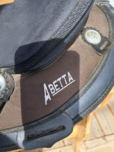 15" Abetta Synthetic Western Saddle
