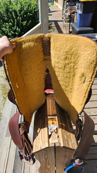 15" Teskey's Barrel Racing Saddle