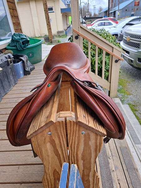 16.5" Amerigo Jumping Saddle