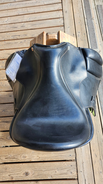 18" Hidalgo Chicago Dressage Saddle