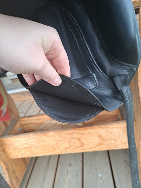 17" Albion SLK Dressage Saddle