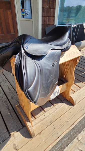 17" Hastilow & Sons Warwick Jump Saddle