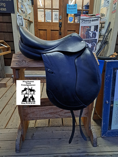 18" CWD SE24 Monoflap Dressage Saddle