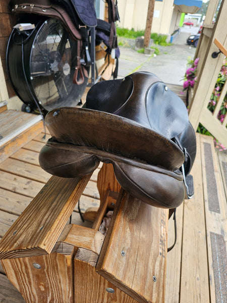 18" County Competitor Dressage Saddle