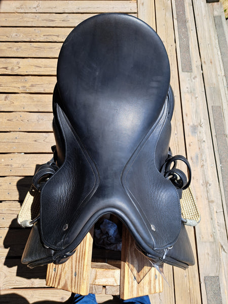 18" Schleese Infinity II Dressage Saddle