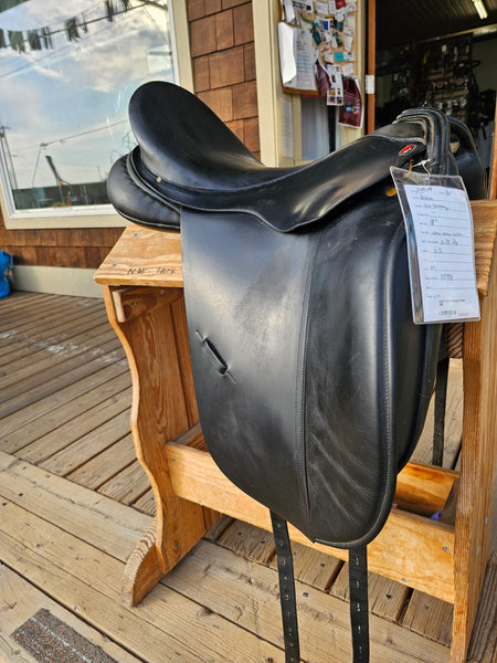 18" Albion SLK Dressage Saddle