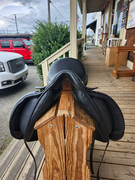 17.5 NSC Connoisseur Dressage Saddle