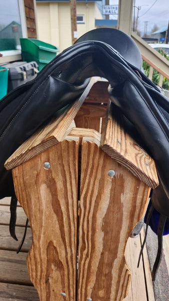 17.5" Bates Caprilli Dressage Saddle