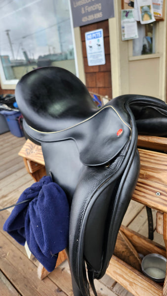 18" Hastilow Concept Dressage Saddle