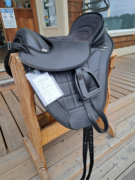 16" Treeless Endurance Saddle