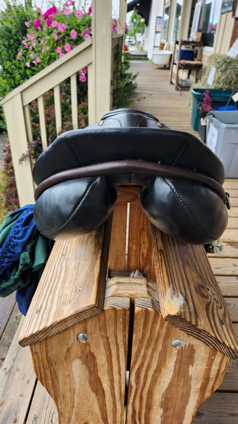 18" Courbette Vision Extra Jumping Saddle