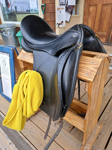 17" JRD Dressage Saddle
