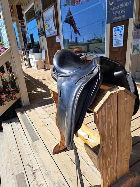 17.5" Schleese Wave Dressage Saddle
