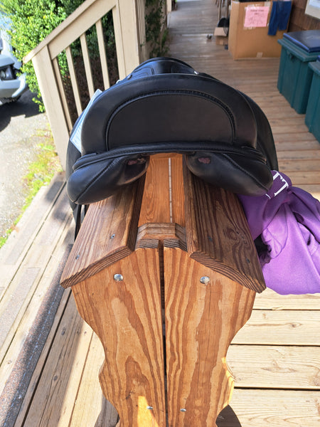 17.5" Cavaletti Dressage Saddle