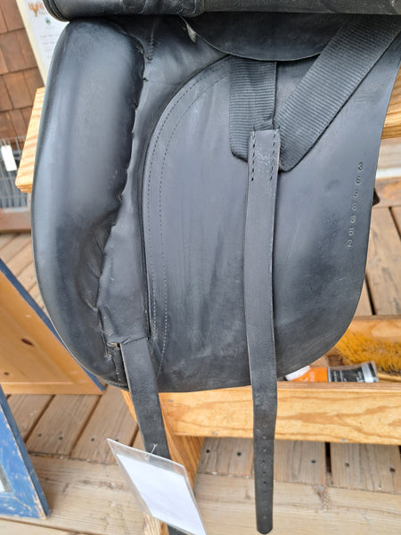 18" JRD Dressage Saddle
