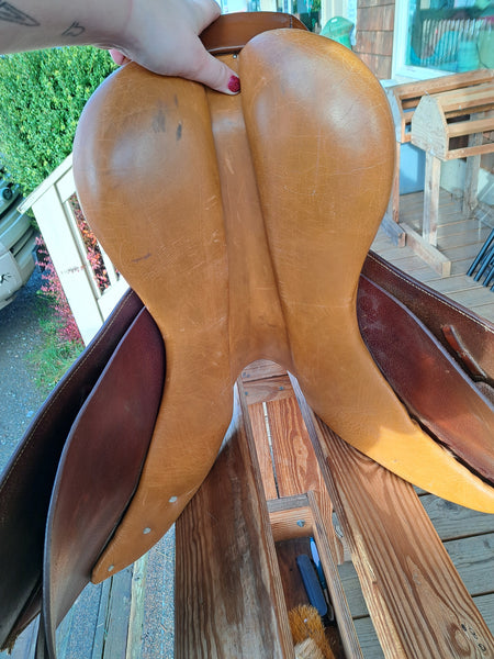 16.5" Collegiate Ruiz Diaz Close Contact Jump Saddle