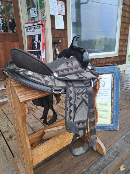 15" Abetta Synthetic Western Saddle