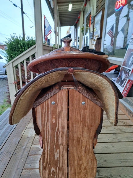 15.5" Bobs Custom Show Saddle