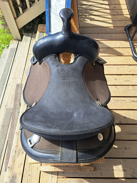 15" Abetta Synthetic Western Saddle