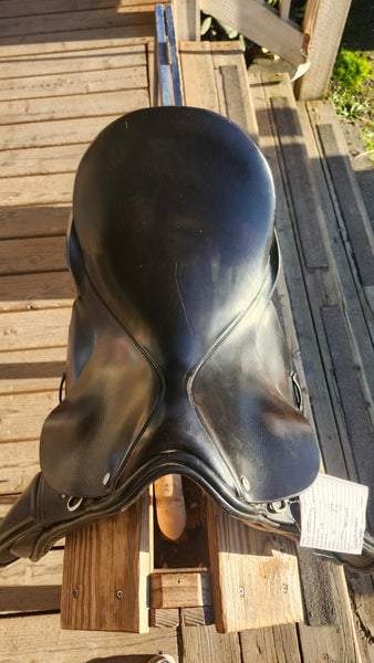 17" County Warmblood WB Dressage Saddle