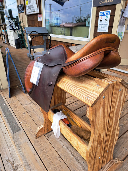 17.5" M. Toulouse Close Contact Jumping Saddle
