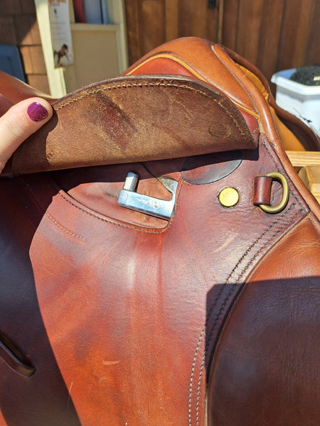 17.5" Dover Circuit Close Contact Jump Saddle