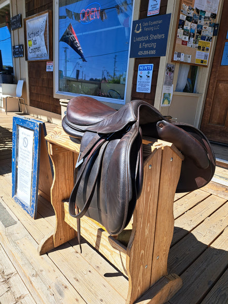 17.5" Voltaire Blue Infinite Jumping Saddle