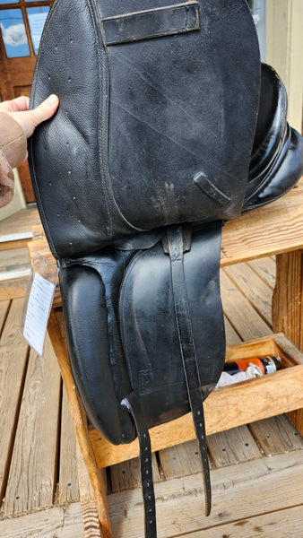 17.5" Kincade Dressage Saddle