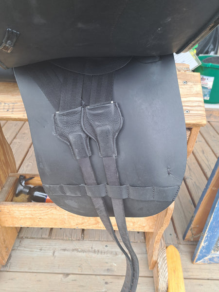 17.5" Max Flex Dressage Saddle