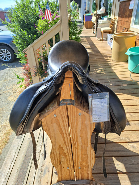 17.5" Custom Saddlery Wolfgang Solo Dressage Saddle