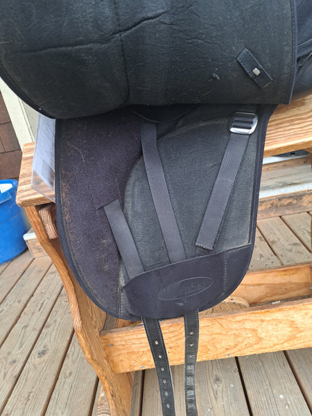 17" Wintec Isabell Dressage Saddle