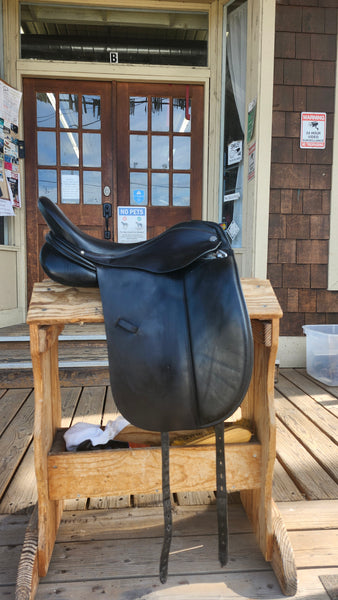 18" Albion Platinum Dressage Saddle
