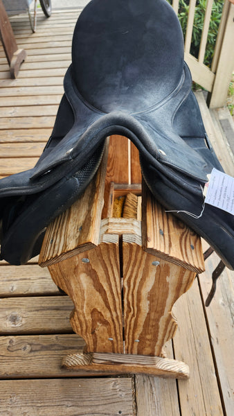 17.5" Wintec Isabell Werth Dressage Saddle - CAIR
